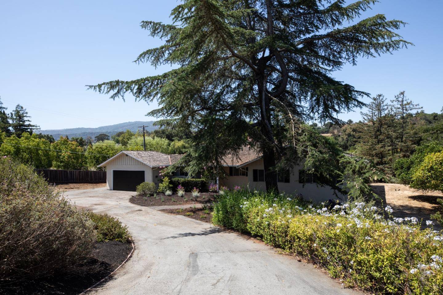 Los Altos Hills, CA 94022,26540 Purissima RD