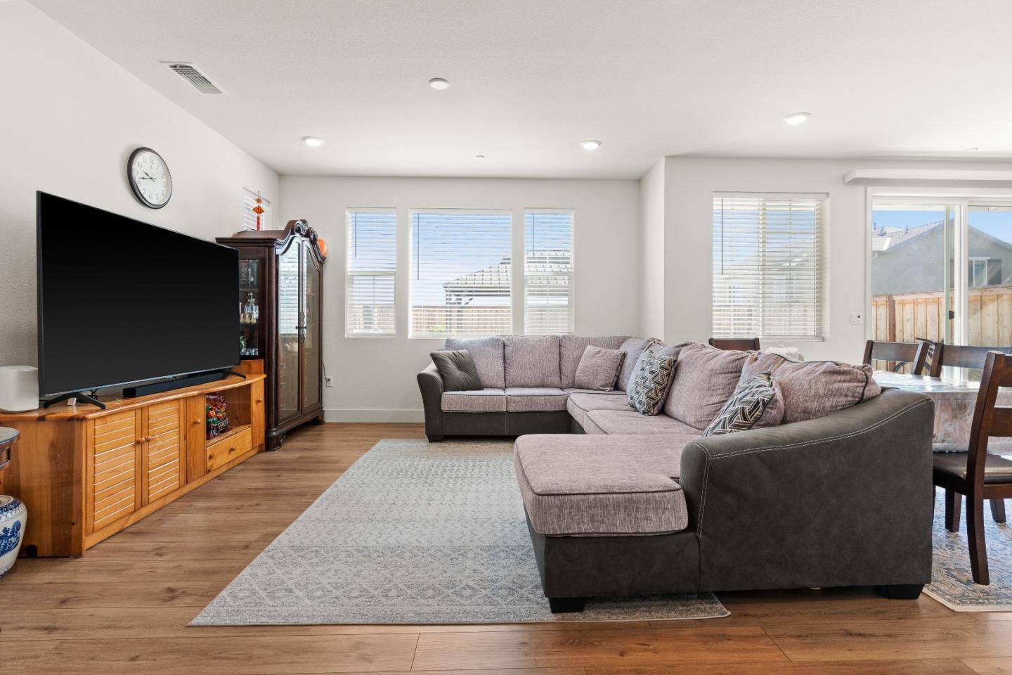 Tracy, CA 95377,5866 Markham CT