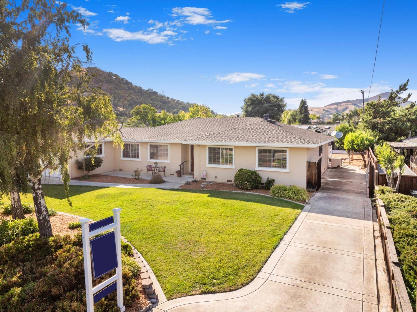 Morgan Hill, CA 95037,765 Roble DR