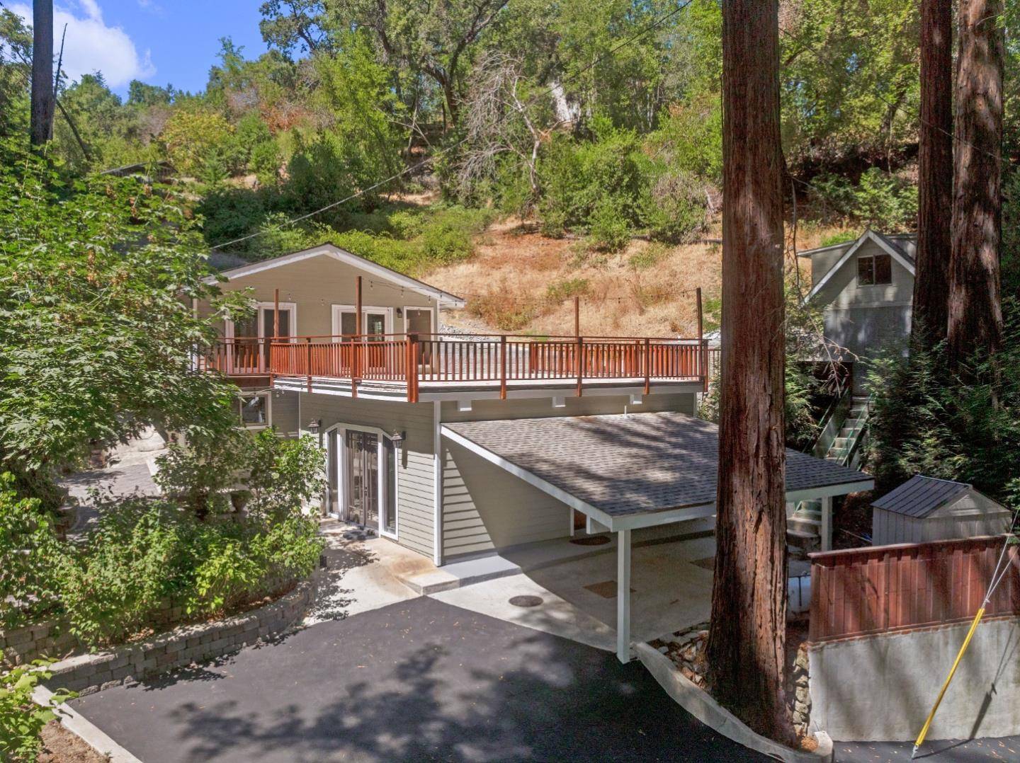 Los Gatos, CA 95033,21599 Madrone DR