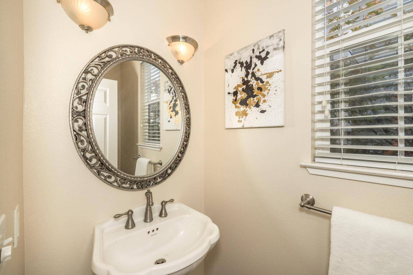 Hayward, CA 94542,26985 Hayward BLVD