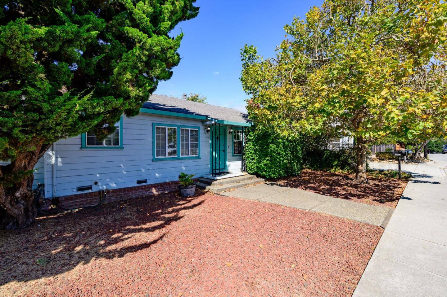 Santa Cruz, CA 95062,1551 30th AVE