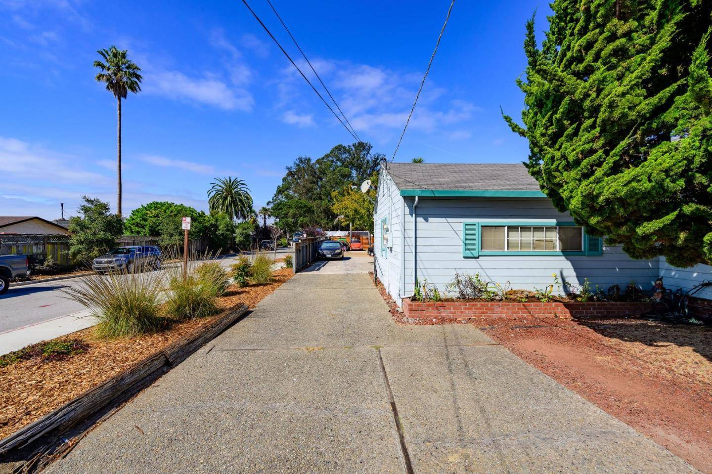 Santa Cruz, CA 95062,1551 30th AVE