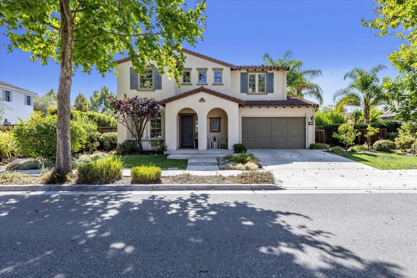 Mountain View, CA 94040,141 April LN