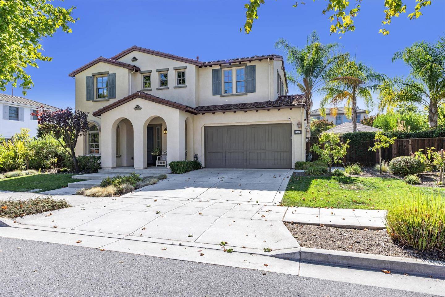 Mountain View, CA 94040,141 April LN