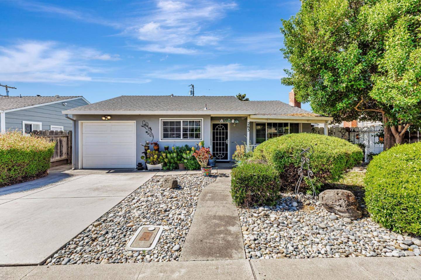 Hollister, CA 95023,263 Maple ST