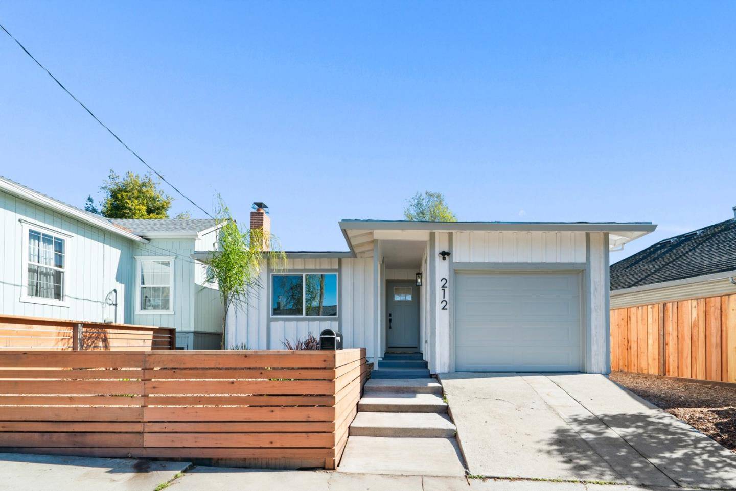 Santa Cruz, CA 95060,212 Roberts ST