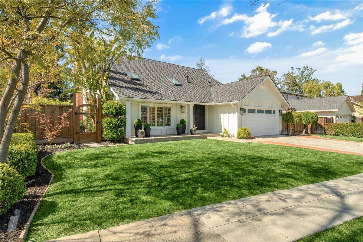 Los Gatos, CA 95032,305 Albert DR