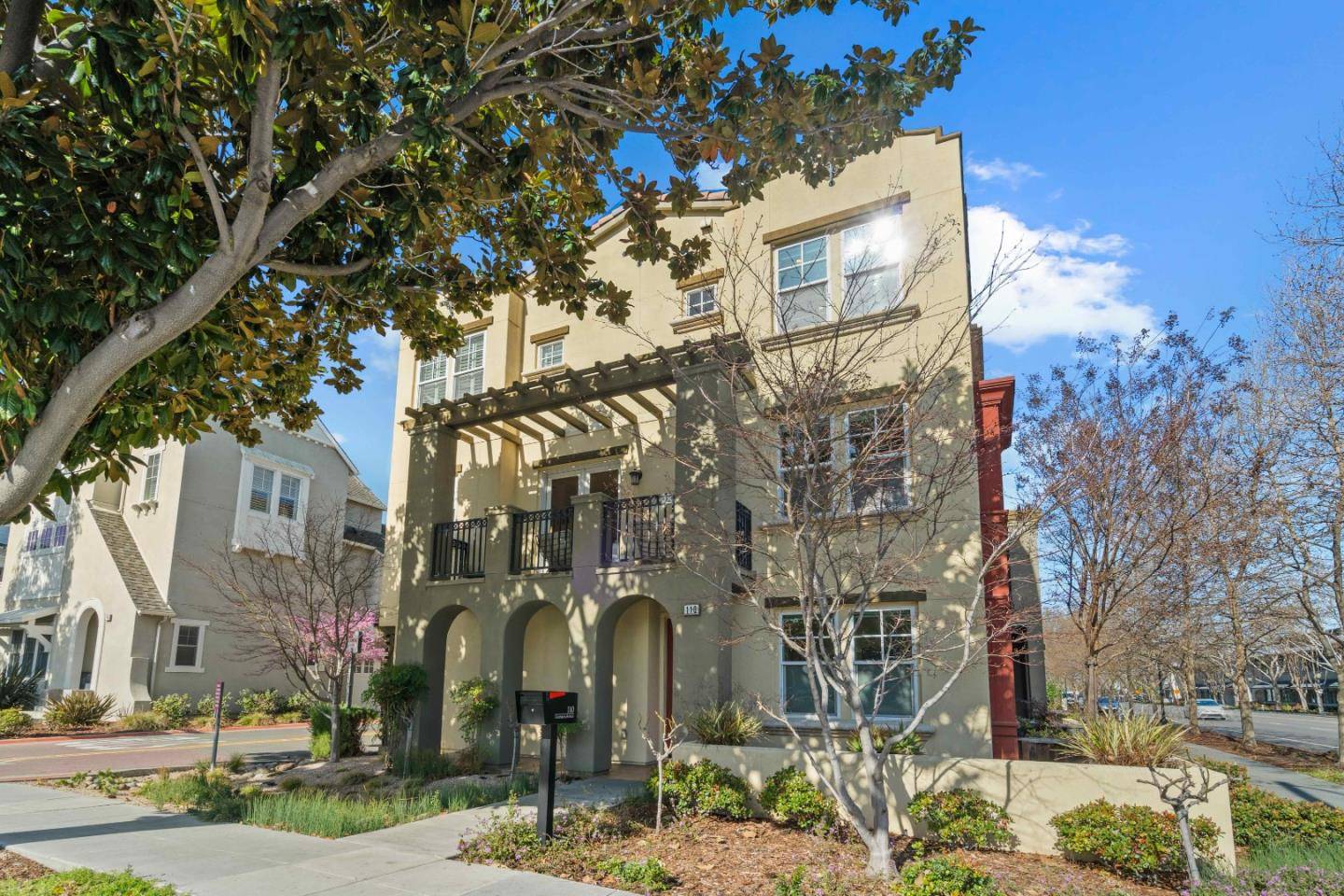 Mountain View, CA 94041,110 Calderon AVE