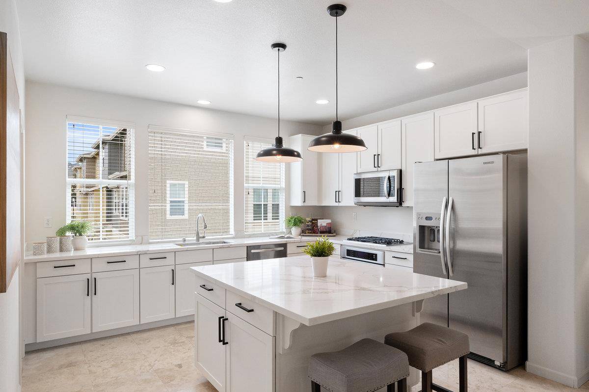 Redwood Shores, CA 94065,305 Satuma DR