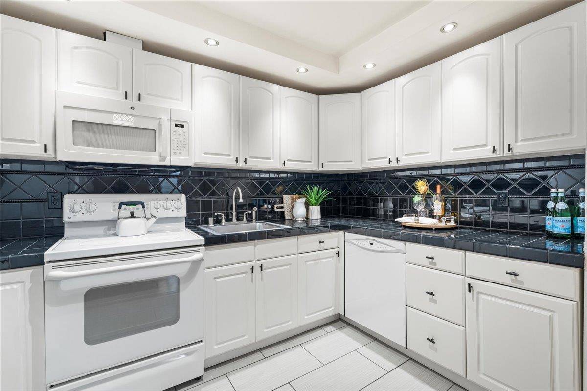 Mountain View, CA 94040,1031 Crestview DR 312