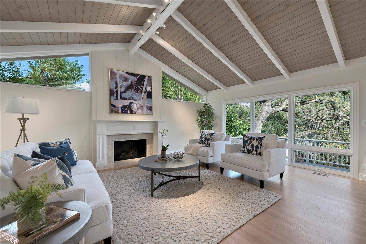 Los Altos, CA 94024,1577 Fairway DR