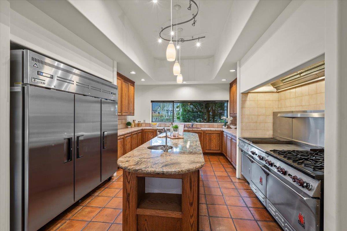 Palo Alto, CA 94301,813 Melville AVE