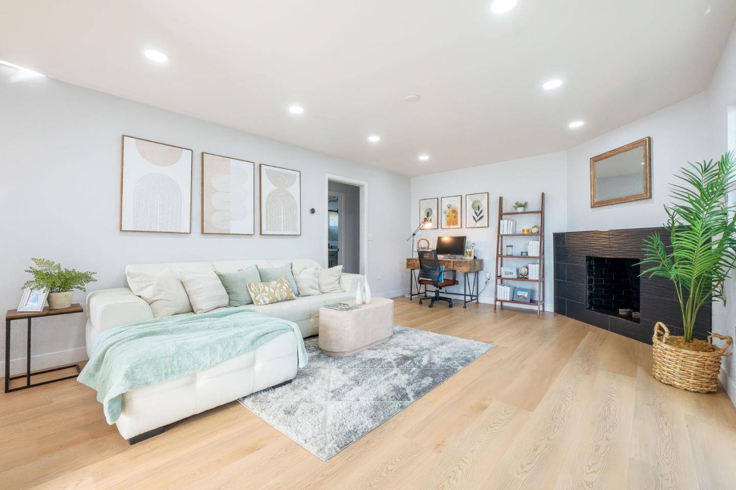 San Leandro, CA 94578,2046 Altamont RD