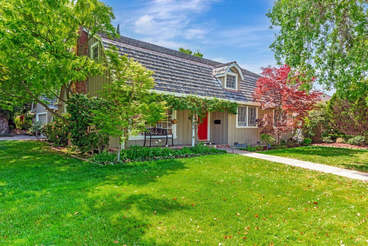 Palo Alto, CA 94306,632 Saint Claire DR