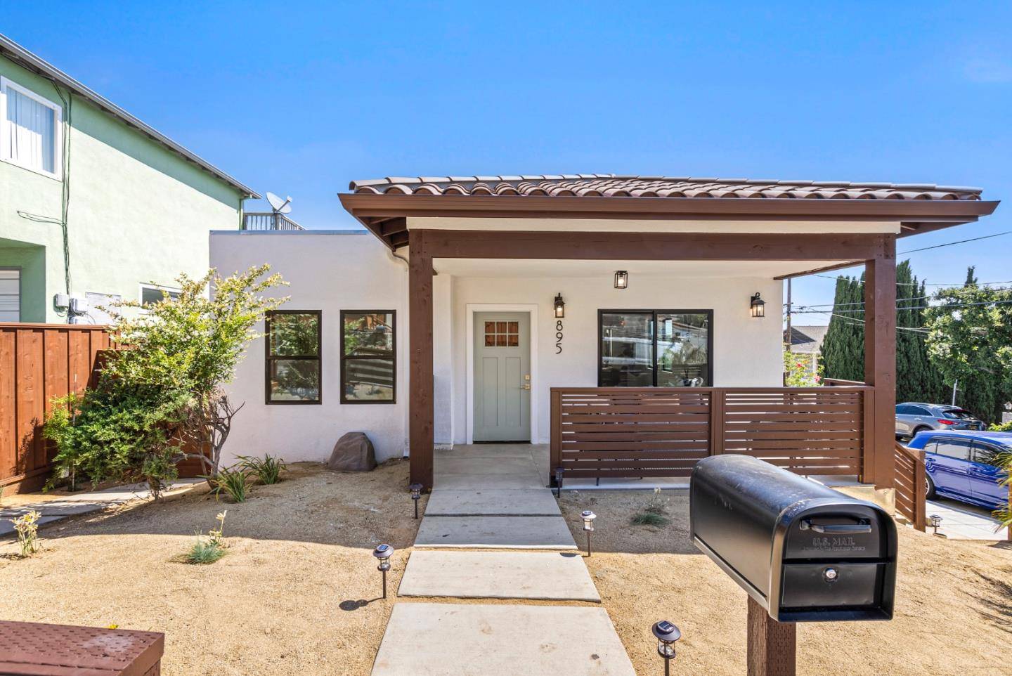 Belmont, CA 94002,895 Laurel AVE