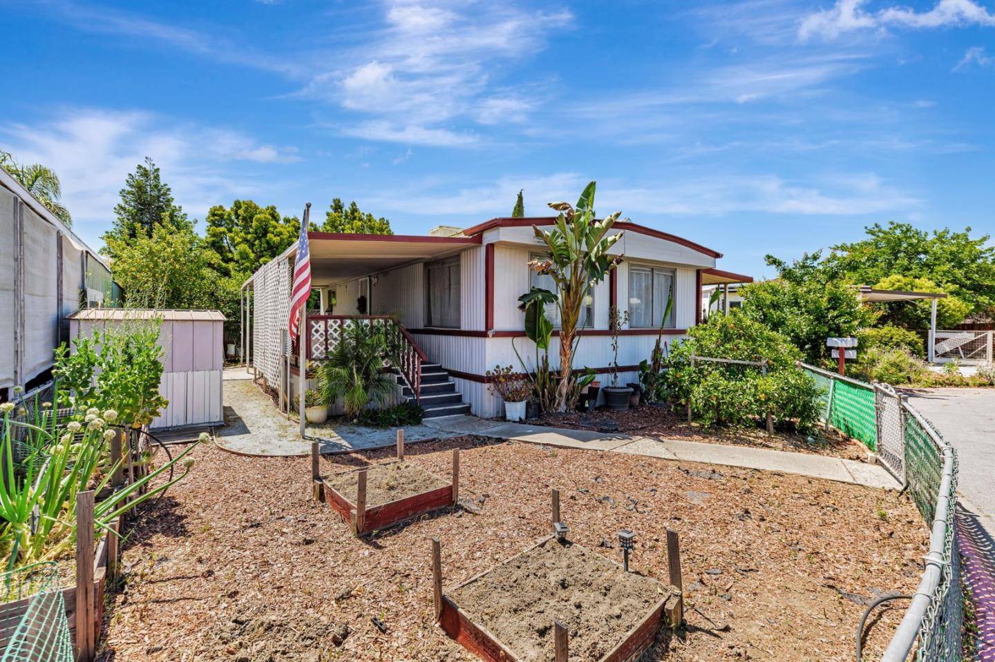Morgan Hill, CA 95037,200 Burnett AVE 105