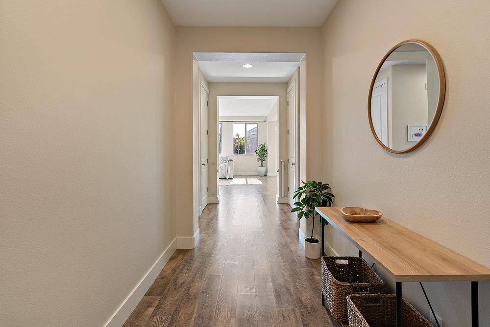 Hollister, CA 95023,1299 Wildrose DR