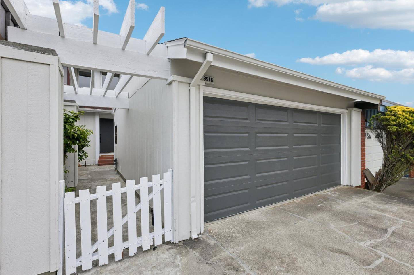 South San Francisco, CA 94080,3918 Crofton WAY