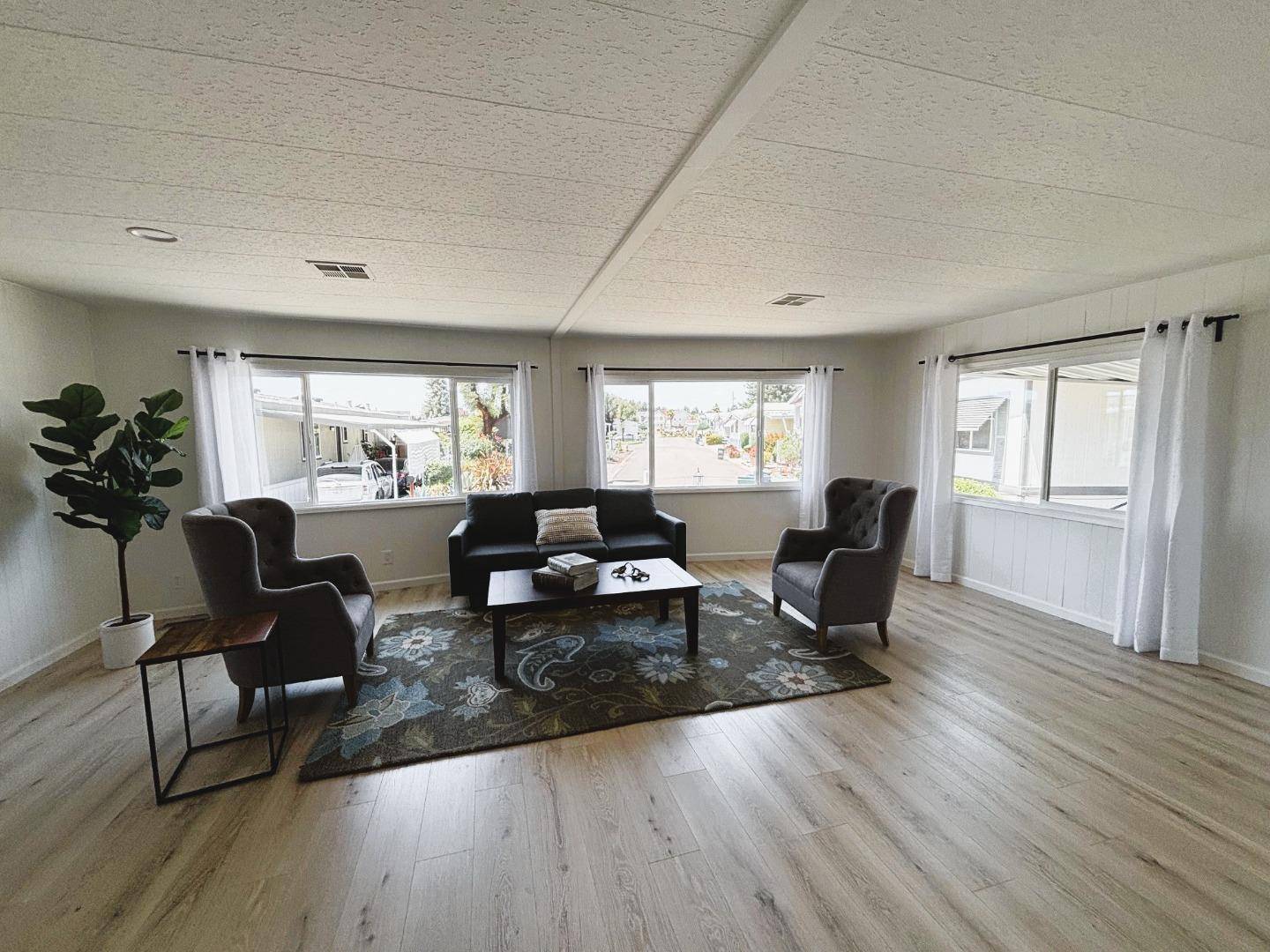 Hayward, CA 94544,29058 Verdi RD 11