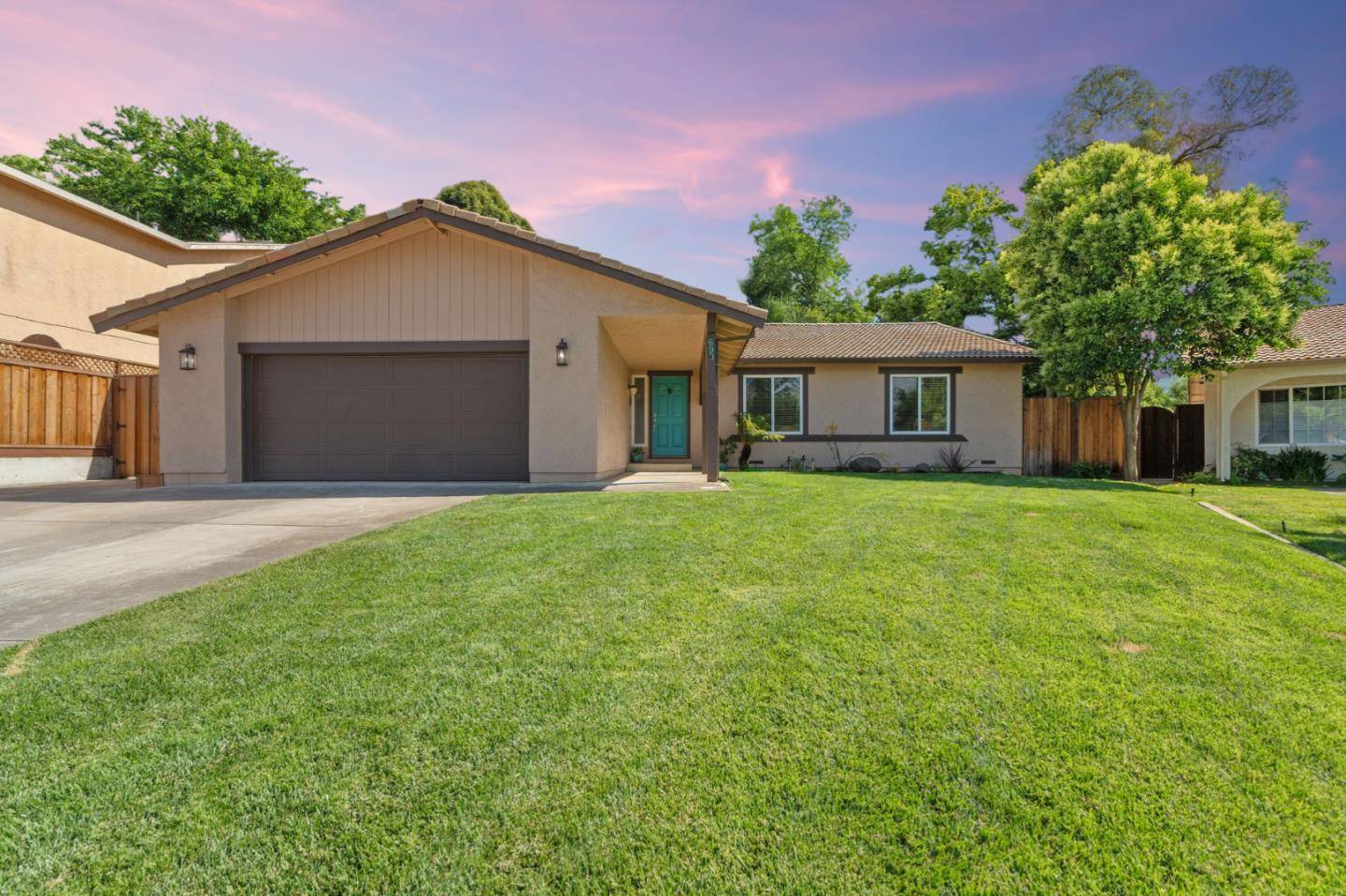 Gilroy, CA 95020,690 Antonio CT