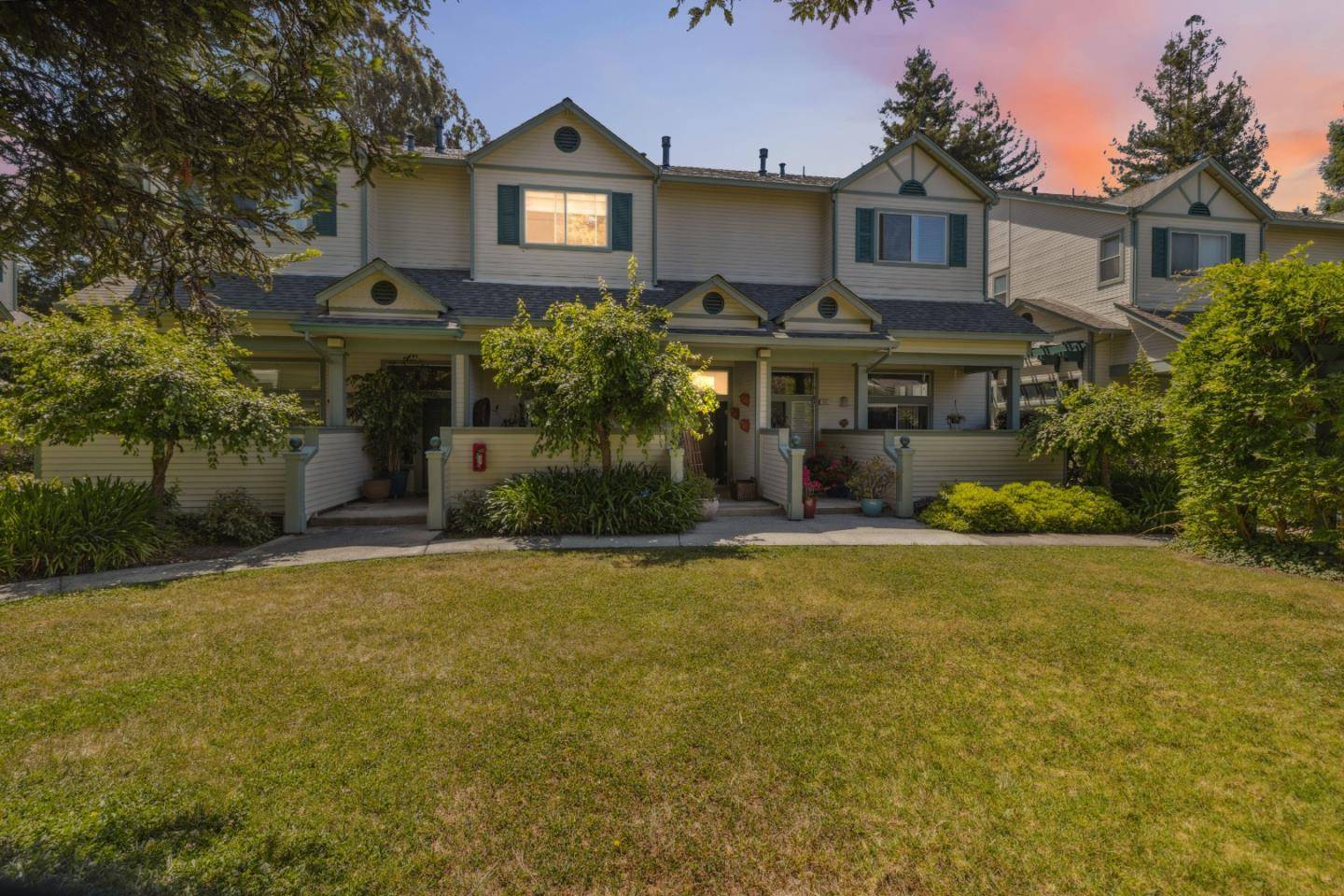 Santa Cruz, CA 95060,113 Claremont TER