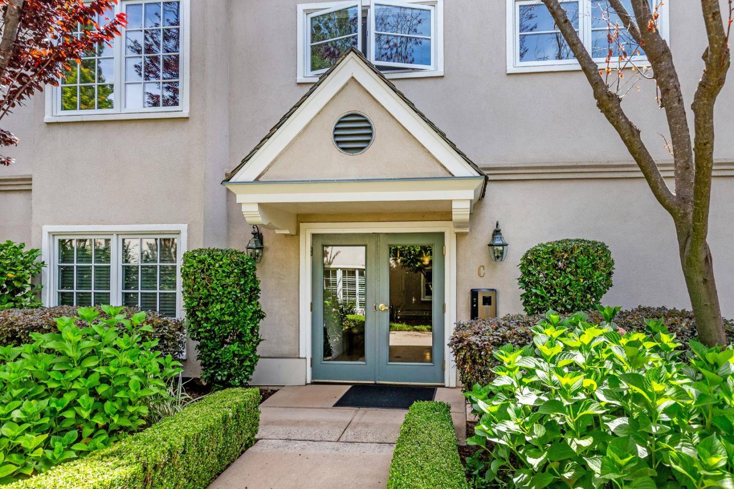 Los Altos, CA 94022,1 W Edith AVE C214