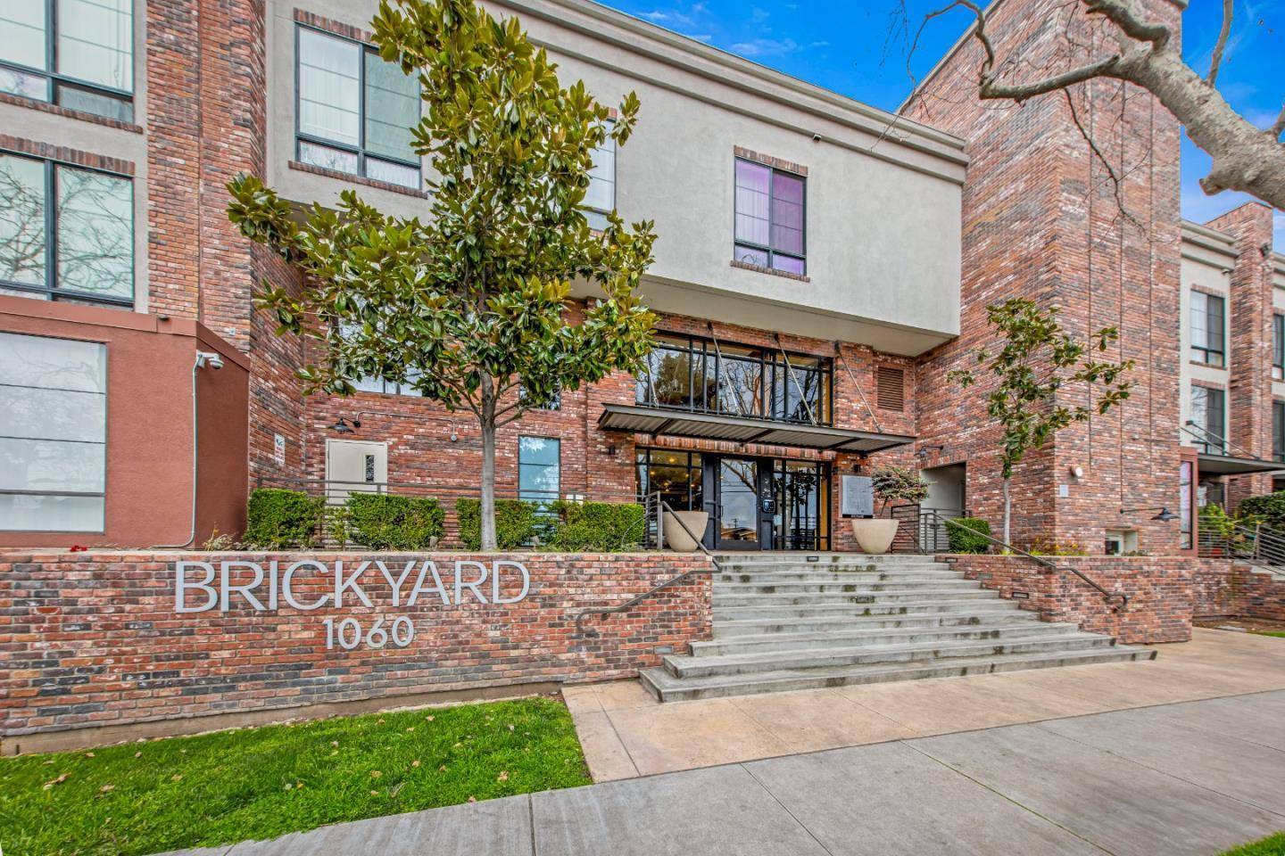 San Jose, CA 95112,1060 S 3rd ST 233
