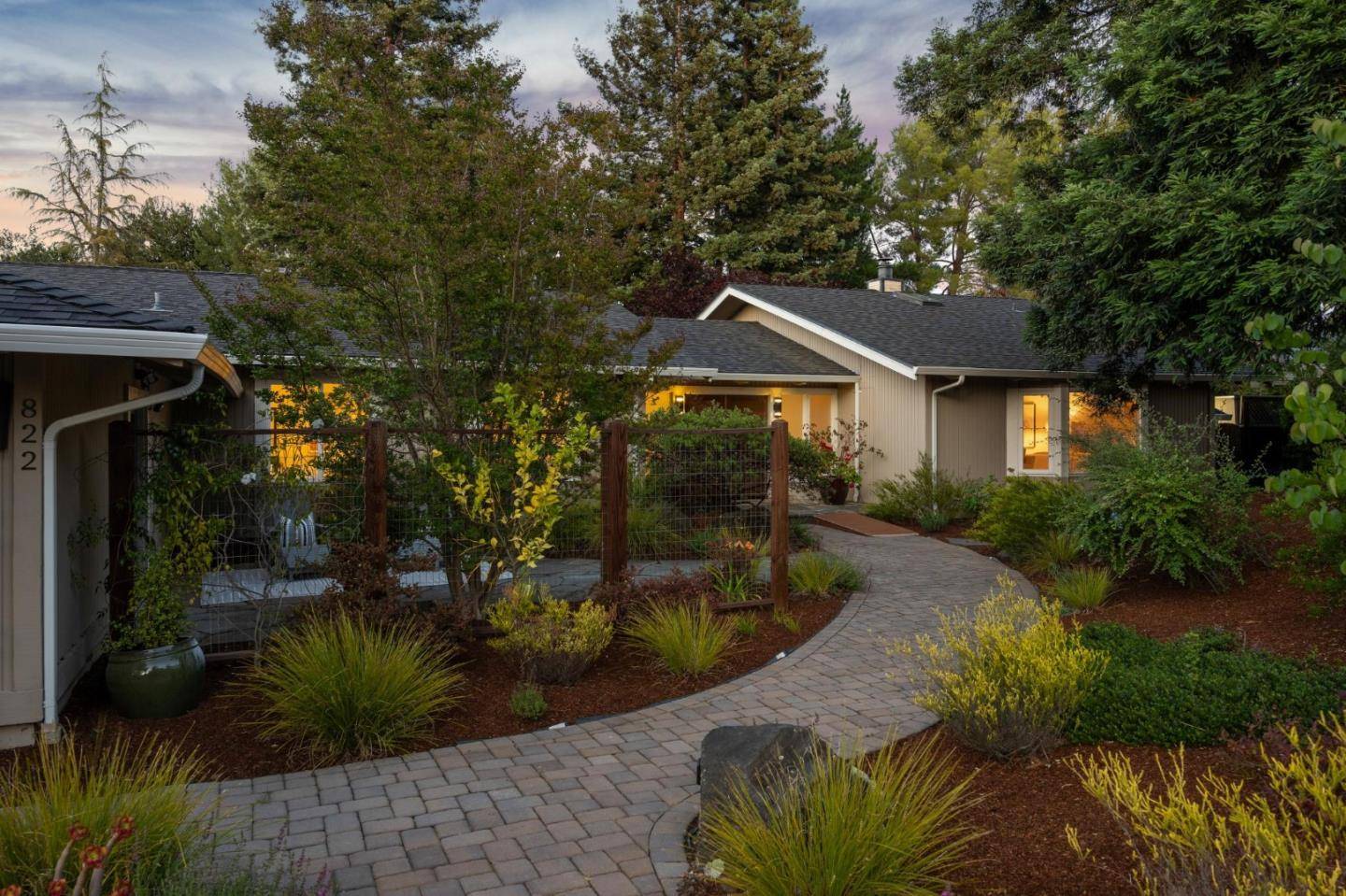 Palo Alto, CA 94306,822 Mesa CT