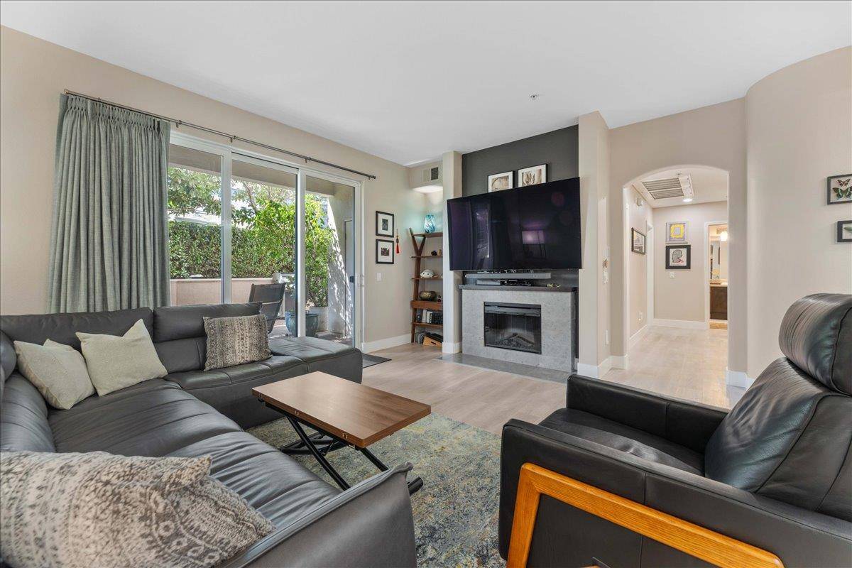 Campbell, CA 95008,912 Campisi WAY 115