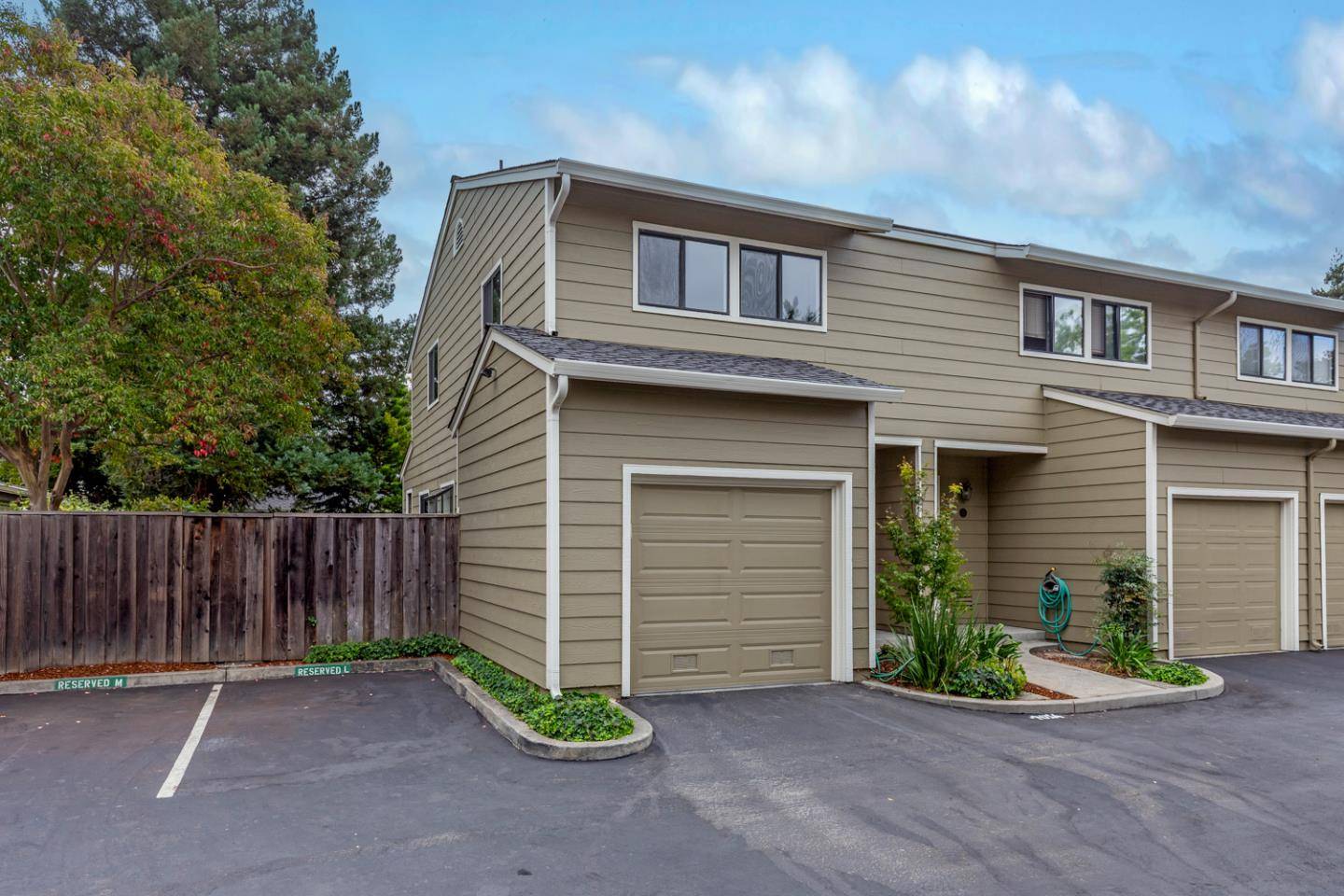 Mountain View, CA 94041,700 Chiquita AVE 18