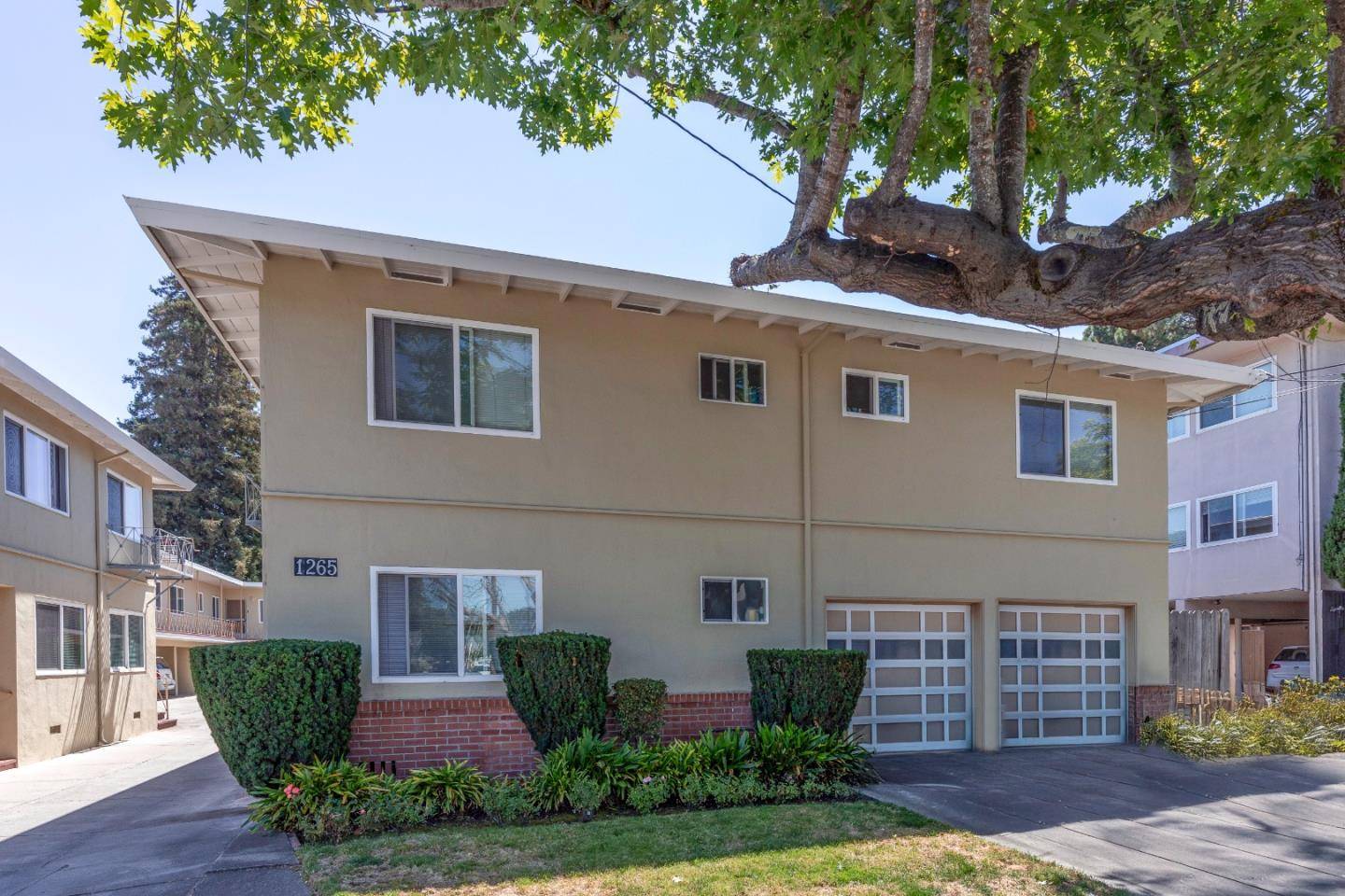 Burlingame, CA 94010,1249 Oak Grove AVE