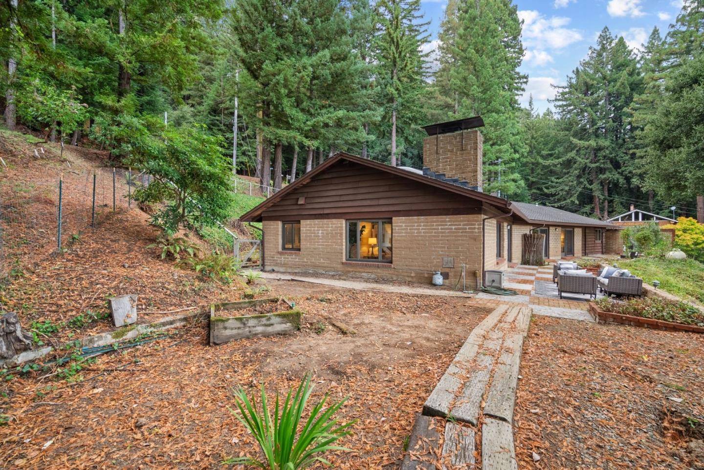 Woodside, CA 94062,205 Grandview DR