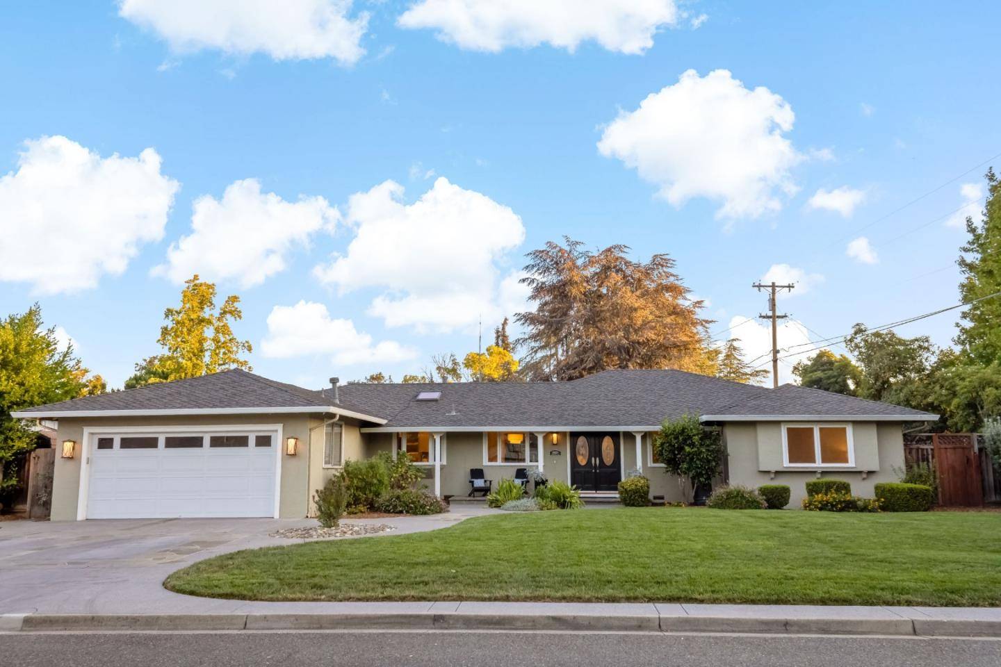 Saratoga, CA 95070,19920 Viewridge DR