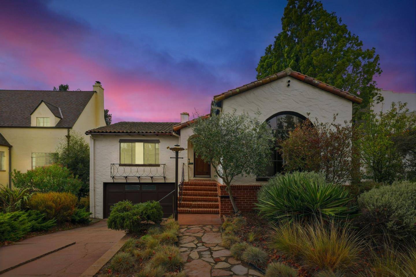 Burlingame, CA 94010,1433 Drake AVE