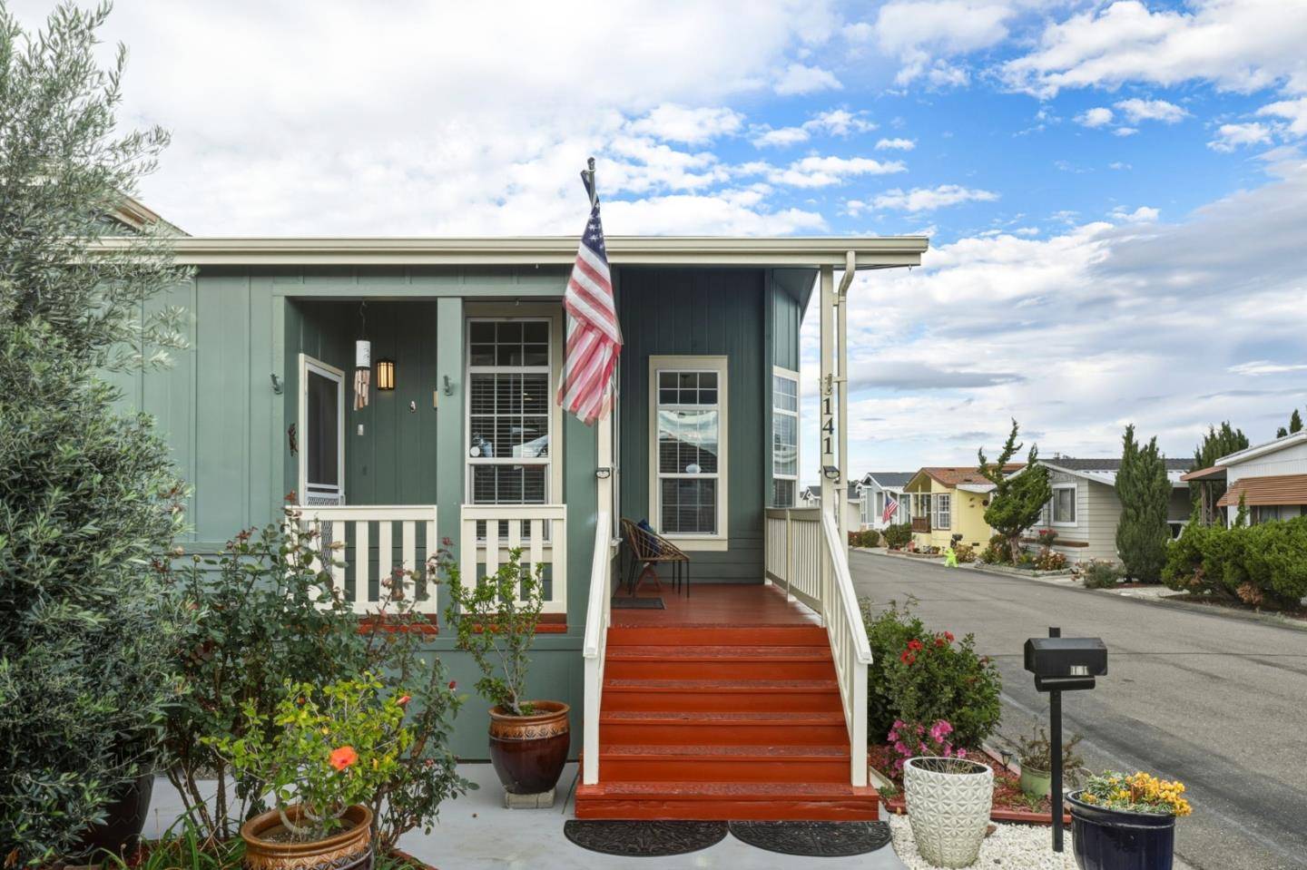 Sunnyvale, CA 94089,1225 Vienna DR 141