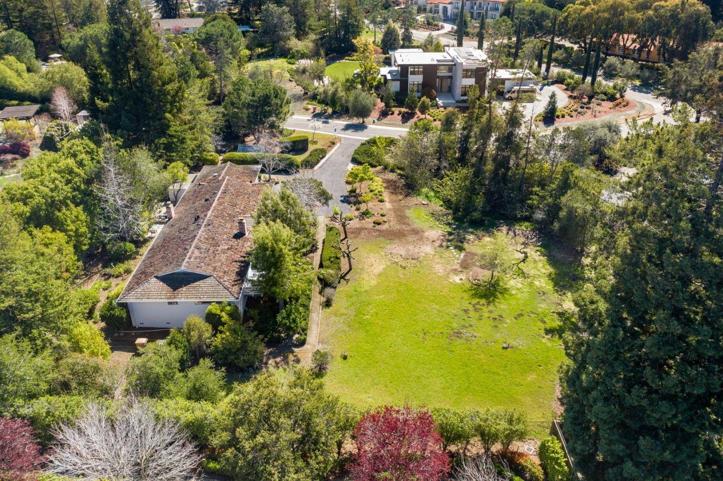 Los Altos Hills, CA 94022,26089 Todd LN