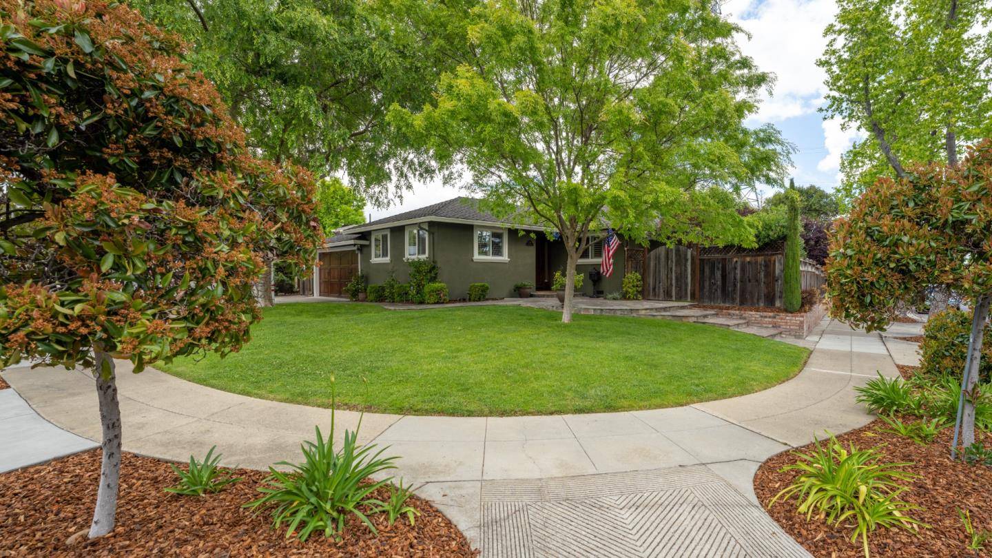 Los Gatos, CA 95032,139 Lester LN