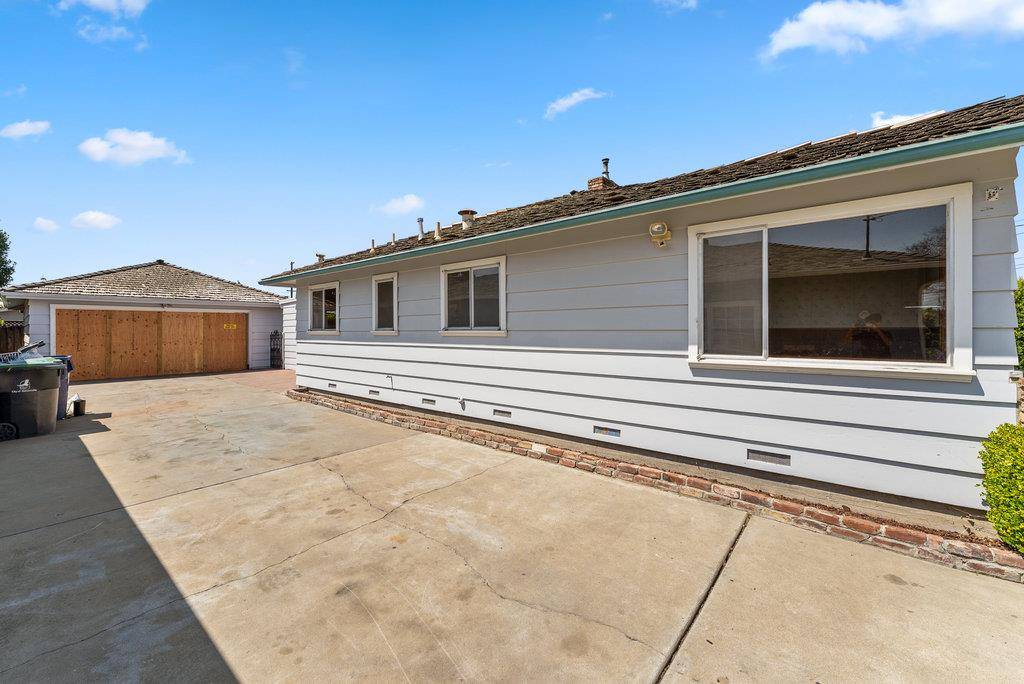 Watsonville, CA 95076,445 Carmel ST