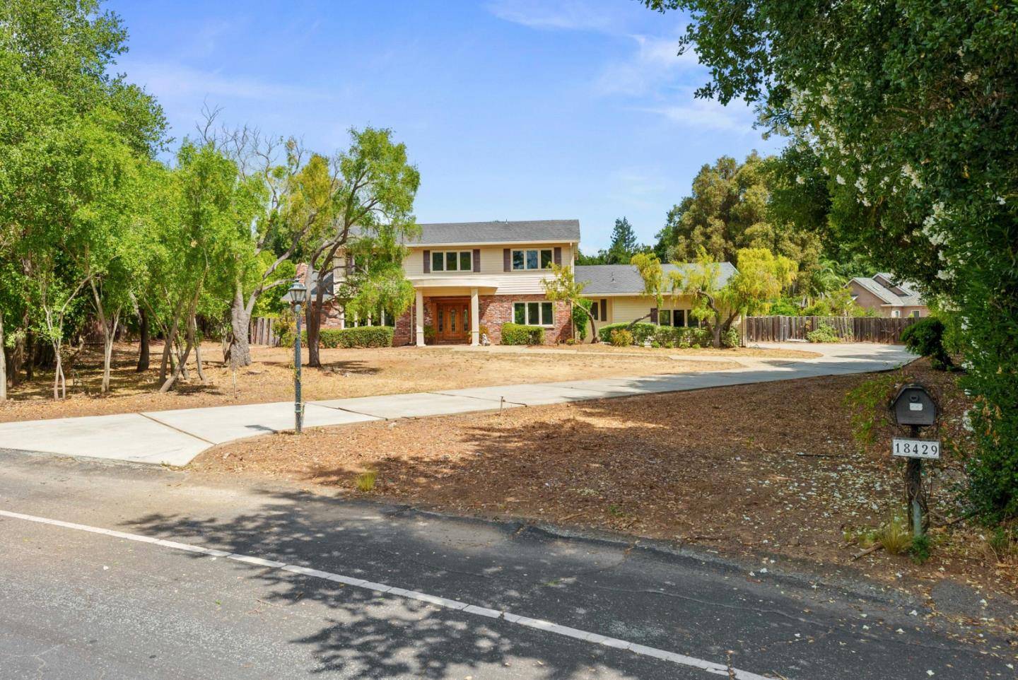 Monte Sereno, CA 95030,18429 TWIN CREEKS RD