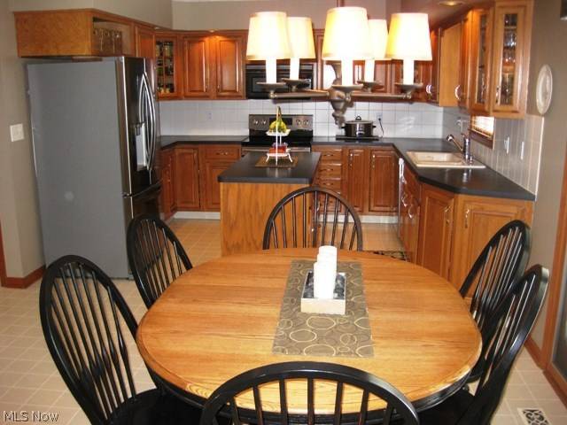 Seven Hills, OH 44131,3470 Sparrow Flight DR