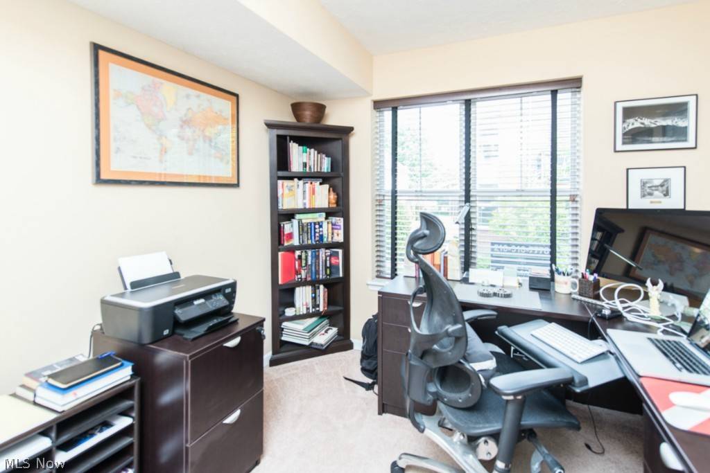 Cleveland, OH 44113,3903 Vine CT