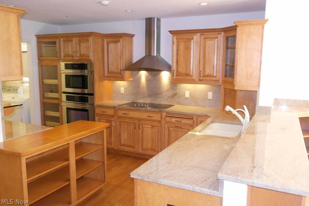 South Euclid, OH 44121,572 Greenvale RD