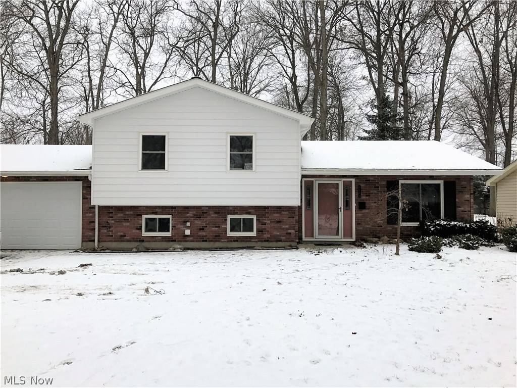 Olmsted Falls, OH 44138,9488 Driftwood DR