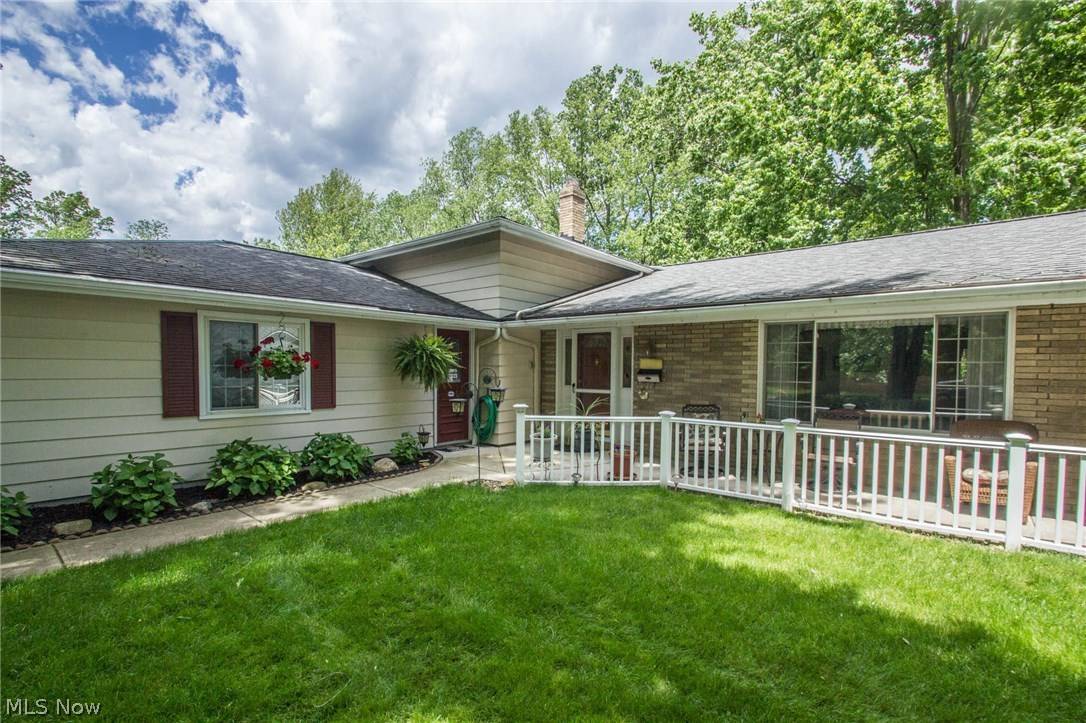 North Olmsted, OH 44070,27992 Blossom LN