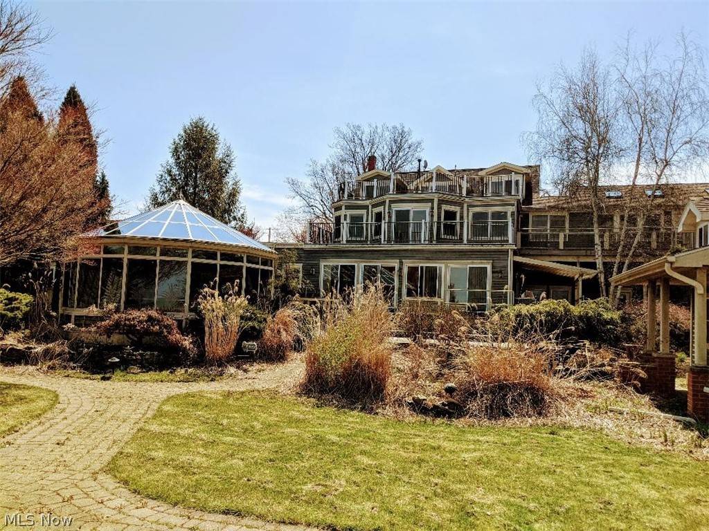Conneaut, OH 44030,1032 Lake RD