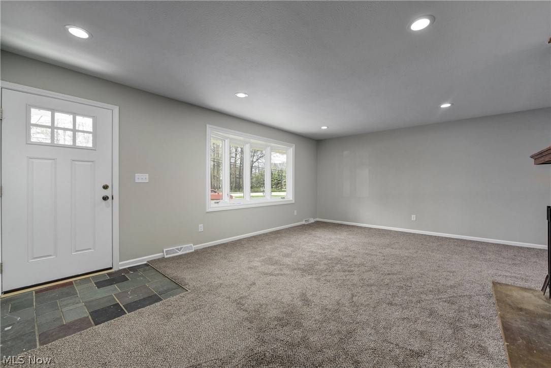 Avon Lake, OH 44012,283 Lear RD