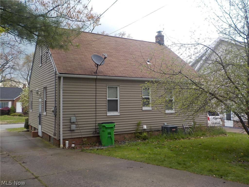 South Euclid, OH 44121,4390 Prasse RD