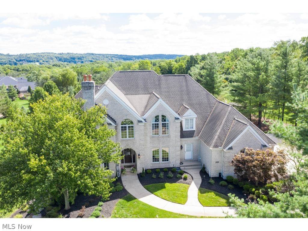 Hinckley, OH 44233,865 Pine Grove CIR