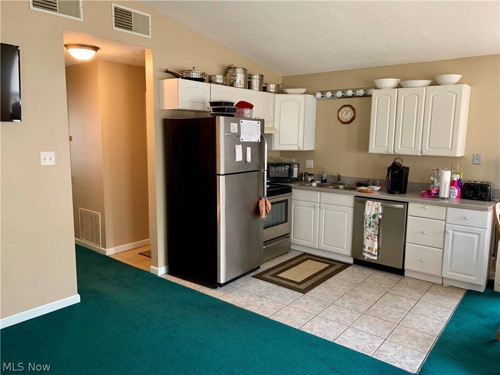 Struthers, OH 44471,182 Perry ST